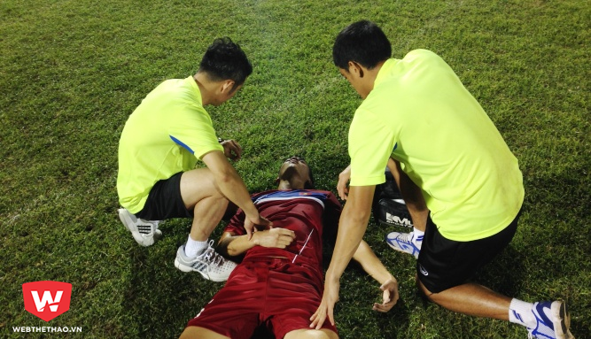U20 Việt Nam, Tiến Linh nằm bất động, HLV Hoàng Anh Tuấn, U20 World Cup, U20 thế giới