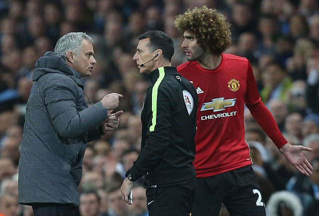 Man City 0-0 MU, ket qua bong da, bxh ngoai hang anh 2017, HLV Mourinho, HLV Pep Guardiola, Fellaini the do