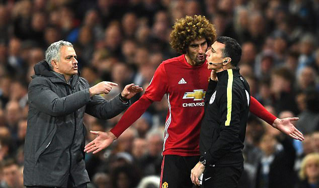 Man City 0-0 MU, ket qua bong da, bxh ngoai hang anh 2017, HLV Mourinho, HLV Pep Guardiola, Fellaini the do