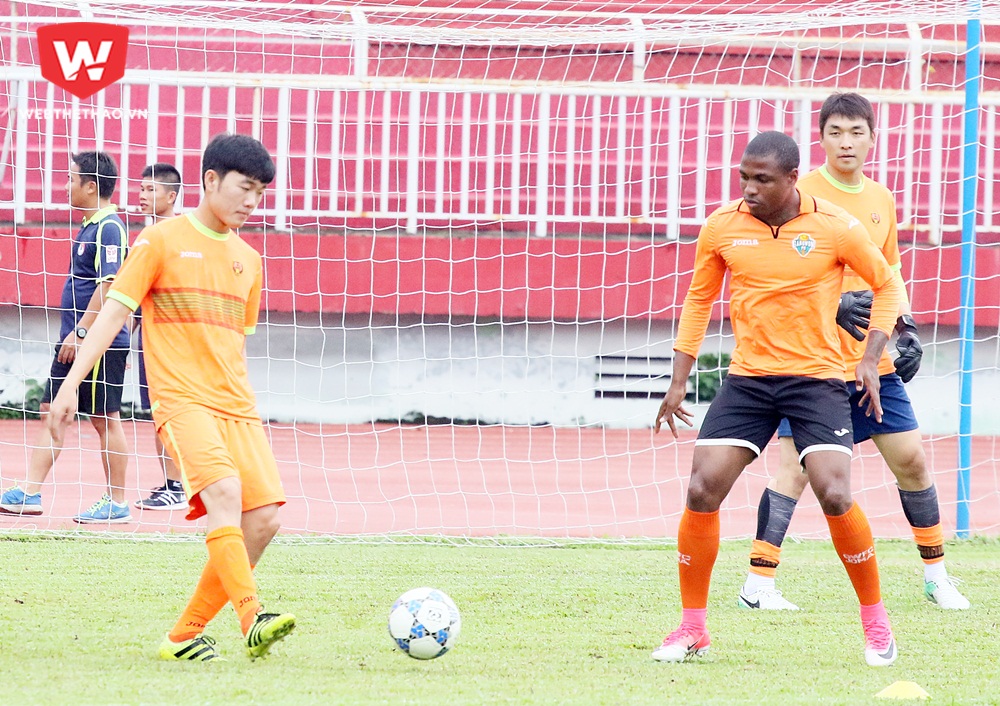 gangwon vs tphcm, xuan truong, kleague, dt viet nam, vong loai asian cup 2019