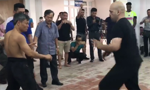 võ sư Đoàn Bảo Châu, võ sư Flores, giao dau vo hoc