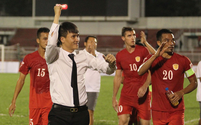 hlv miura, clb tphcm, vleague, cong vinh
