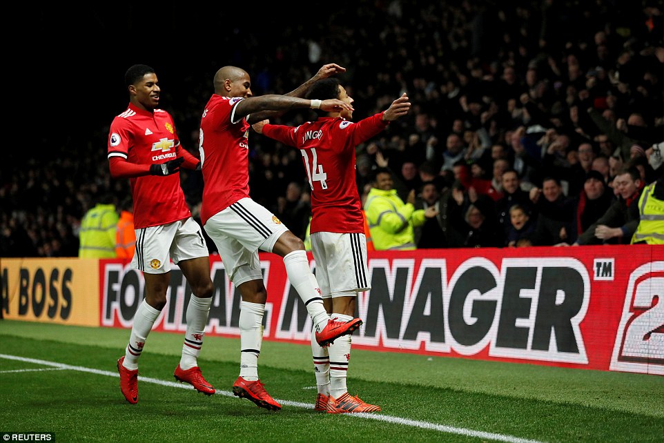 Watford 2-4 MU, ket qua Watford 2-4 MU, bxh ngoai hang anh, ashley young
