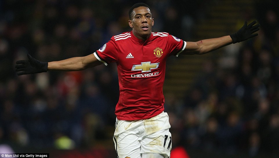 Watford 2-4 MU, ket qua Watford 2-4 MU, bxh ngoai hang anh, ashley young