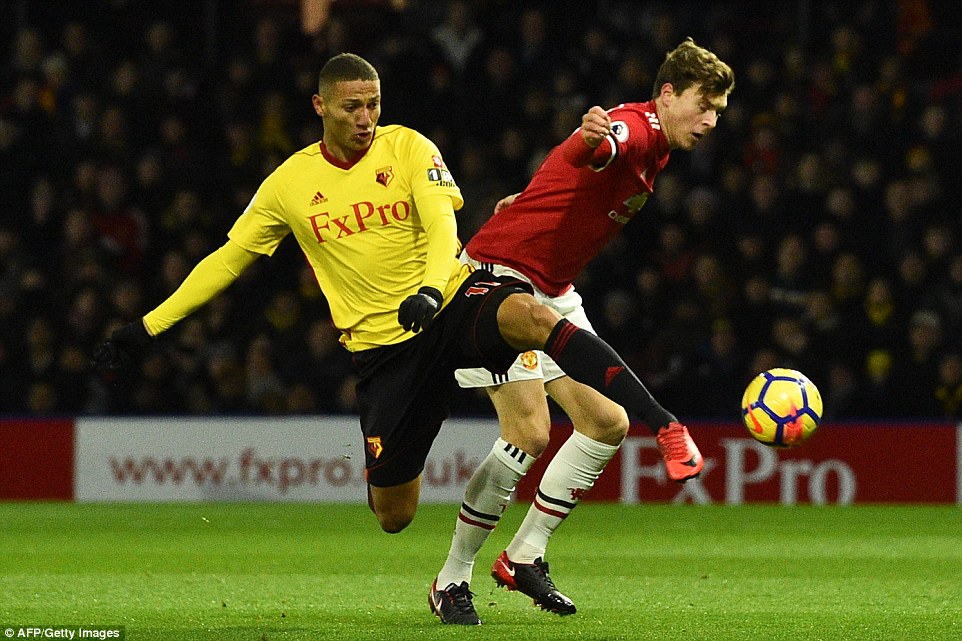 Watford 2-4 MU, ket qua Watford 2-4 MU, bxh ngoai hang anh, ashley young