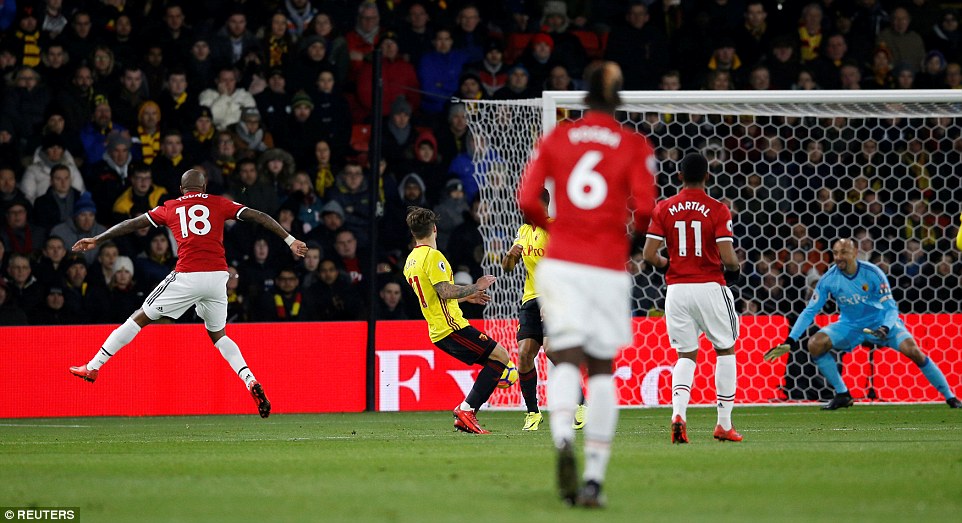 Watford 2-4 MU, ket qua Watford 2-4 MU, bxh ngoai hang anh, ashley young