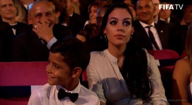 ronaldo junior, con trai ronaldo, ronaldo, messi, qua bong vang