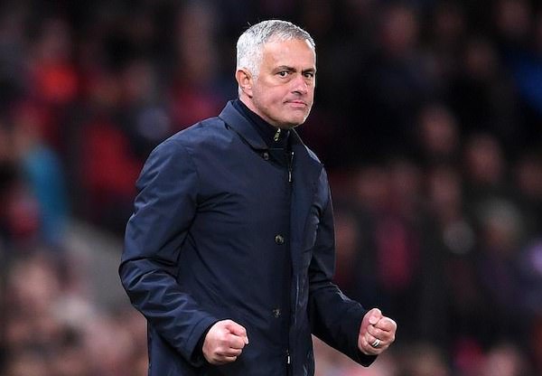 mourinho, mu 3-2 newcastle, ngoai hang anh, man utd, fellaini