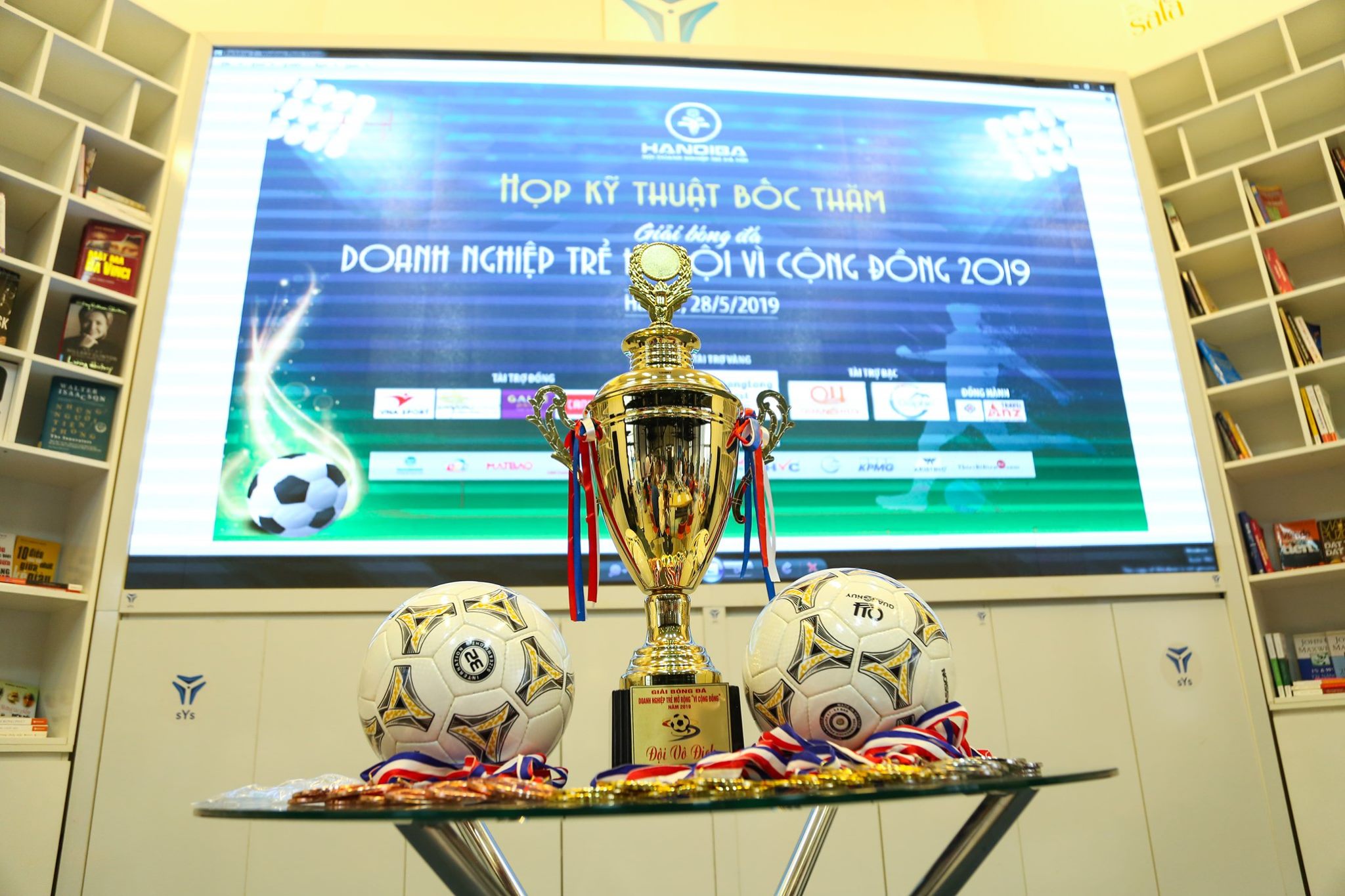 giải bóng đá doanh nghiệp trẻ 2019, doanh nghiệp trẻ hà nội, giải doanh nghiệp trẻ vì cộng đồng 2019