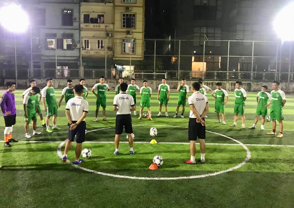 học viện bóng đá trà dilmah hà đông, lớp bóng đá dành cho người lớn, dạy đá bóng