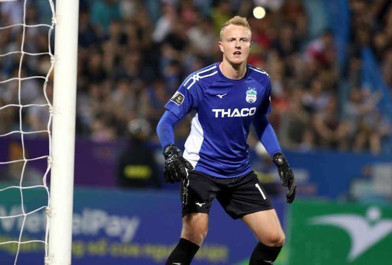 Sietma cũng gặp nhiều khó khăn trong việc hoà nhập Hoàng Anh Gia Lai, Lee Tae Hoon, Playoff, V-League, Văn Toàn, HAGL