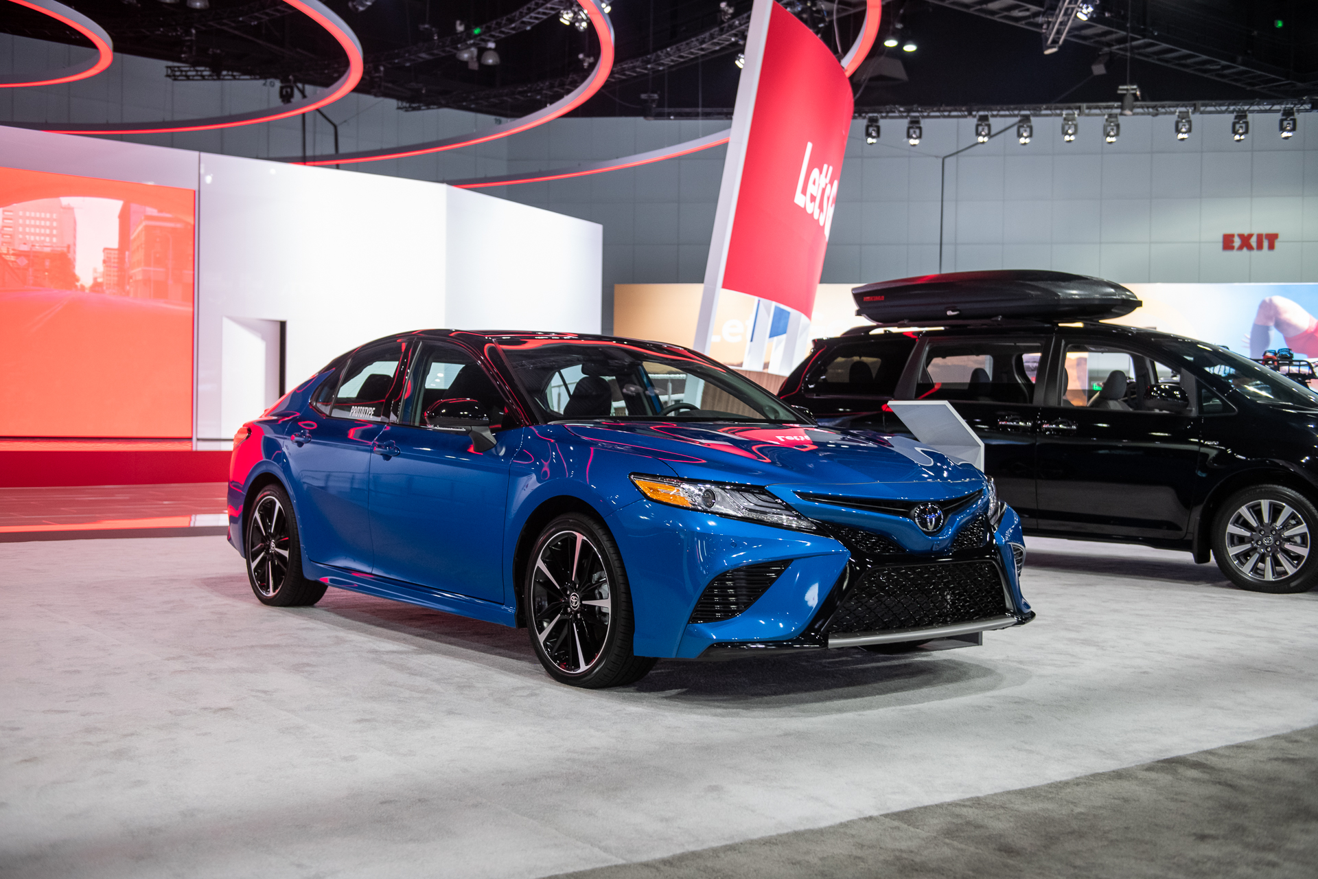 Toyota Camry AWD 2020 tại thị trường Mỹ, với giá khởi điểm là 26.370 USD