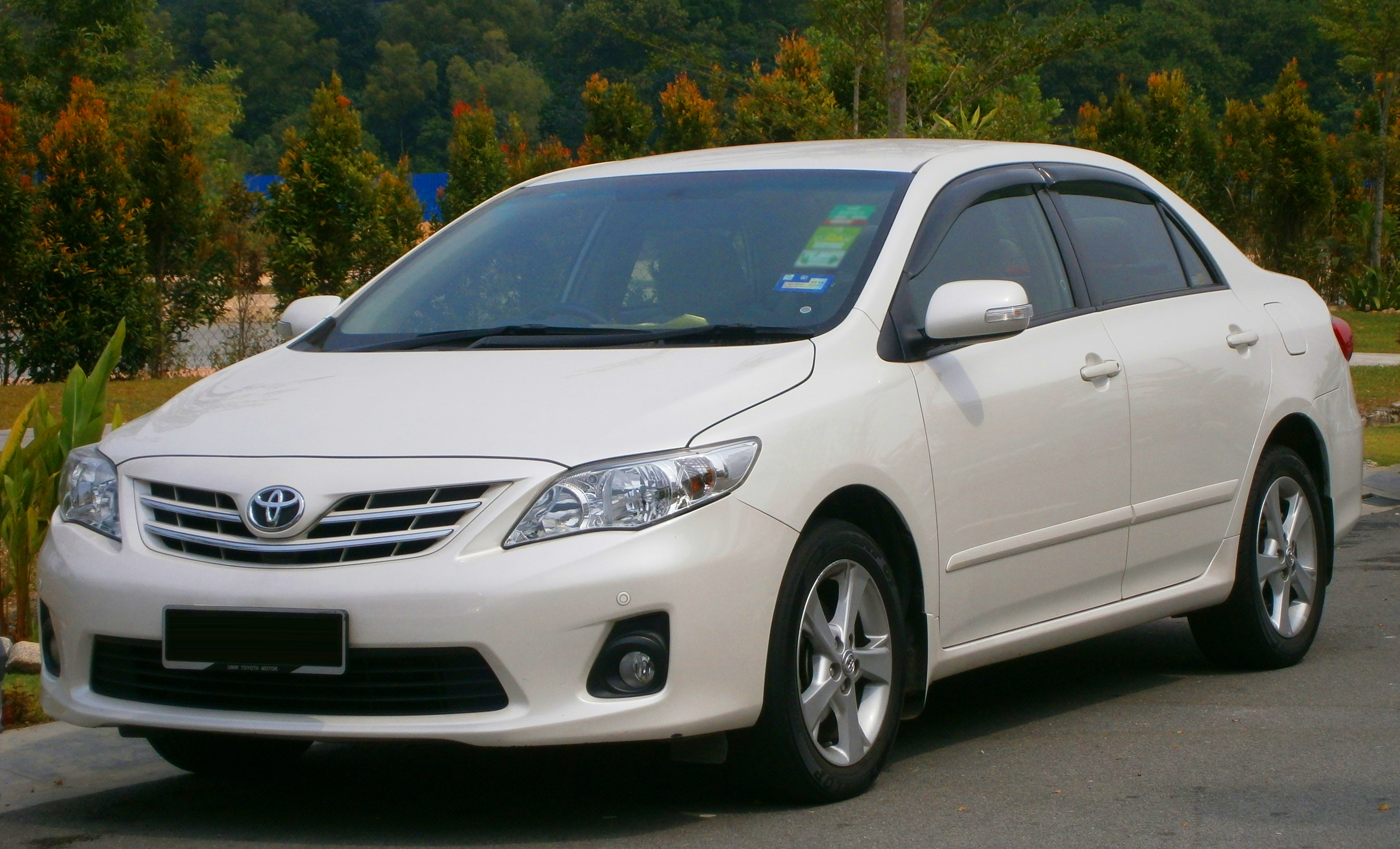 Các phiên bản xe Toyota Corolla Altis qua từng thế hệ