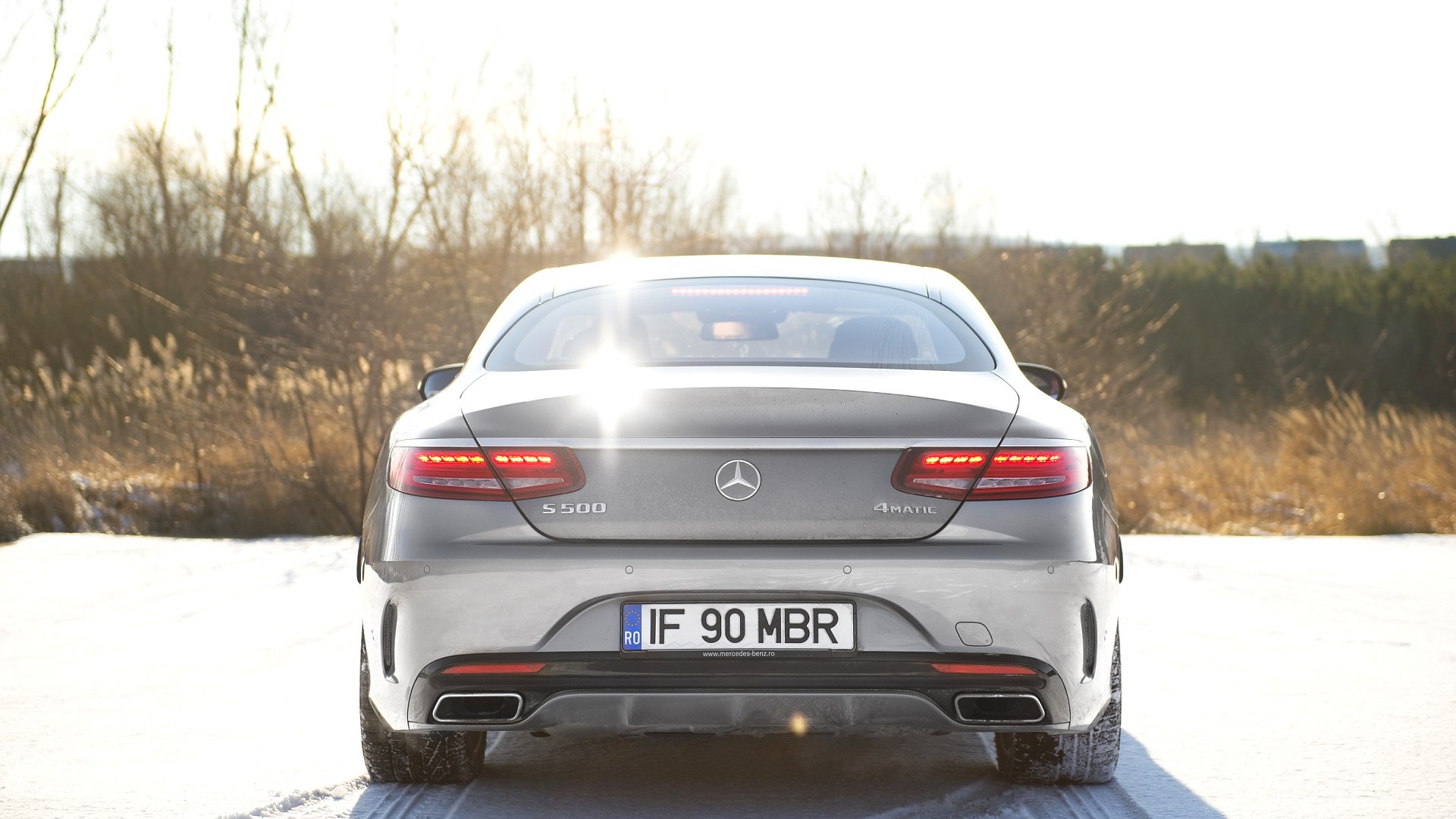 Chi tiết giá bán xe Mercedes-Benz S500 4Matic Couple, thông số kỹ thuật, nội ngoại thất, vận hành và đánh giá mới nhất 2020.