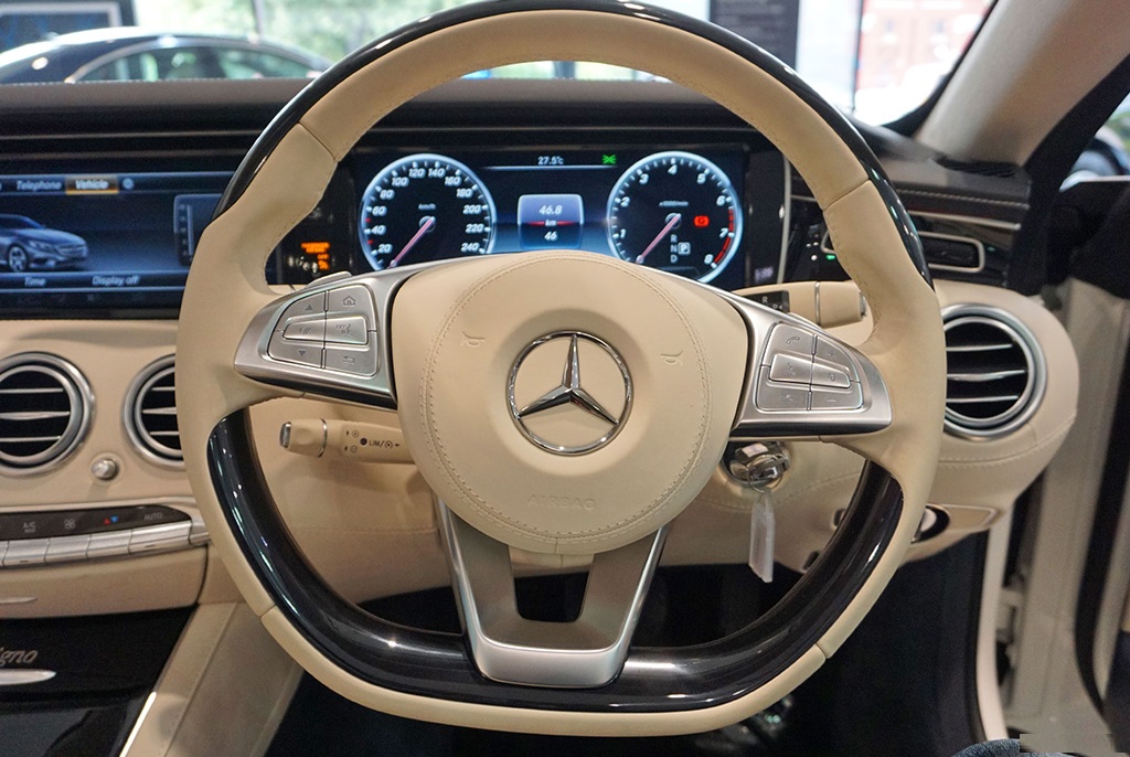 Chi tiết giá bán xe Mercedes-Benz S500 4Matic Couple, thông số kỹ thuật, nội ngoại thất, vận hành và đánh giá mới nhất 2020.