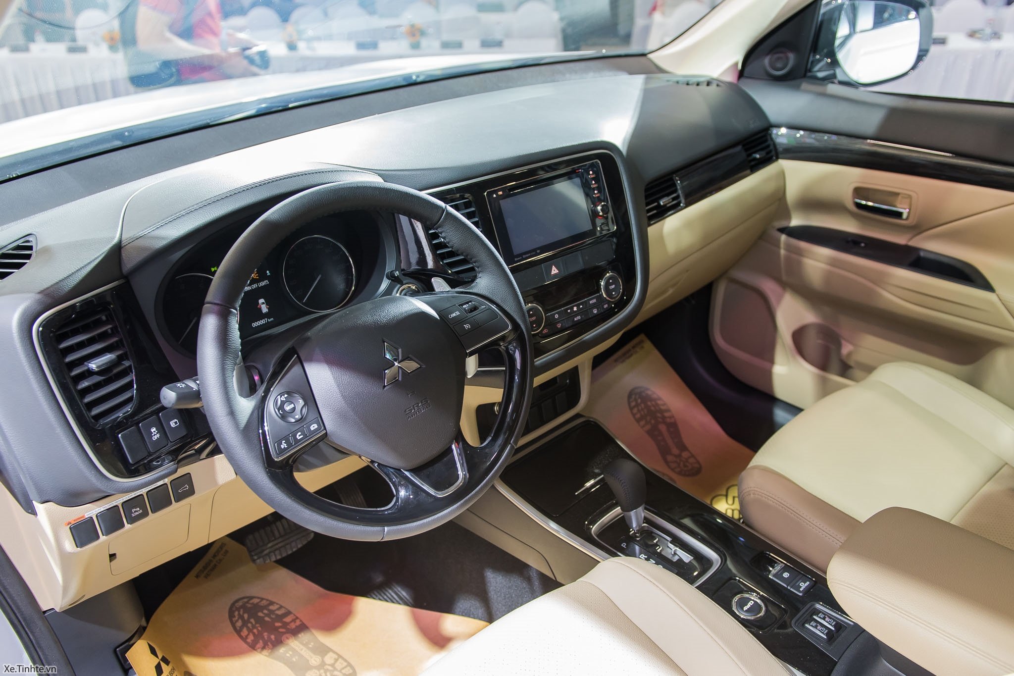 Nội thất xe Mitsubishi Outlander