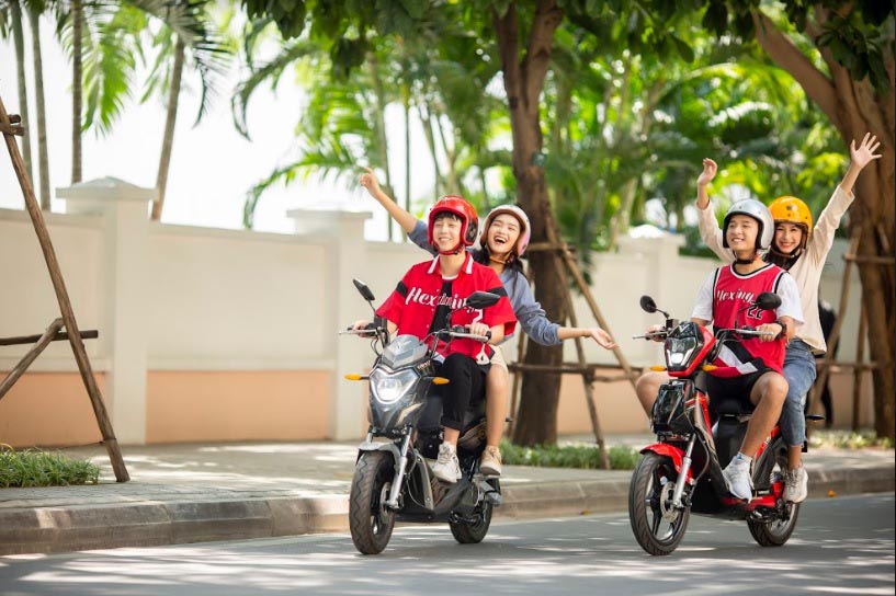 VinFast tặng 50.000 phần quà trị giá 8.6 triệu VNĐ cho học sinh