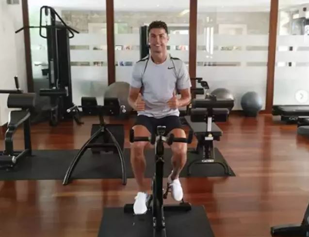 ronaldo tap luyen