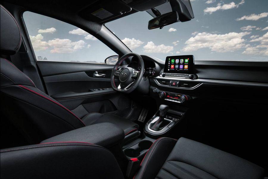 Trang bị tiện nghi trên Kia Rondo 2020