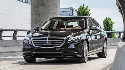 Chi tiết giá xe Mercedes S450 2020, thông số kỹ thuật, đánh giá nội ngoại thất và khả năng vận hành xe.