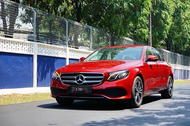 Chi tiết giá bán Mercedes E180 2020, thông số kỹ thuật và đánh giá xe mới nhất.