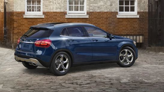 Chi tiết giá lăn bánh Mercedes GLA 250 2020, thông số xe và đánh giá xe mới nhất.