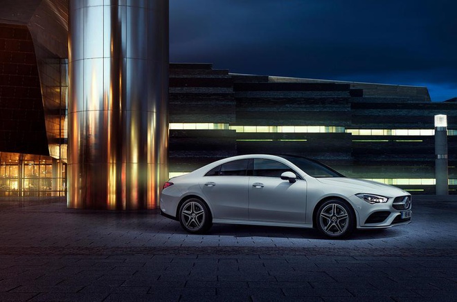 Phần thân xe Mercedes CLA 250