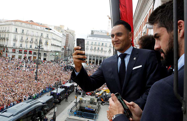 Navas, real 3-1 liverpool, chung kết champions league, diễu hành