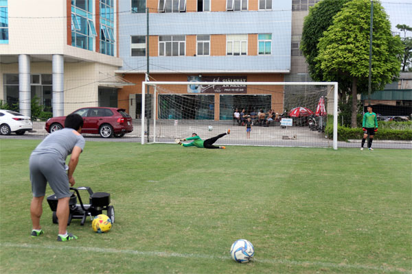 máy bắn bóng hàn quốc, u19 việt nam