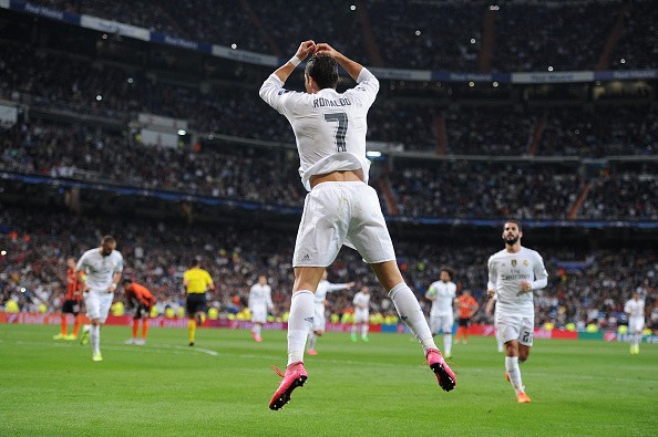 ly do ronaldo chuyen den juve