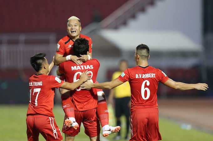 ket qua TP HCM vs Quang Ninh: Matias toa sang
