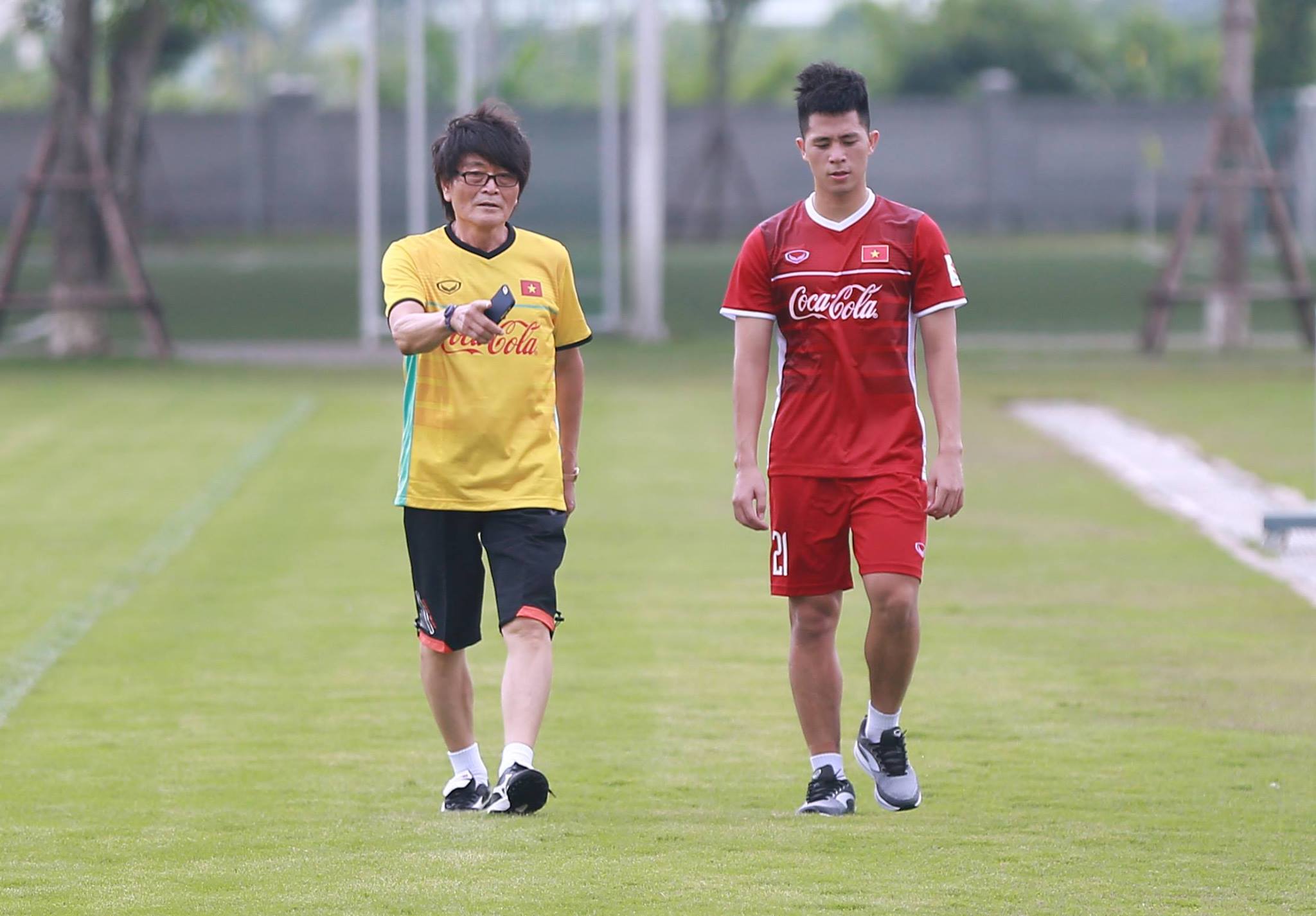 Bác sĩ người Hàn Quốc, người từng chữa trị cho Park Ji Sung và Tuấn Anh sẽ sớm đưa Đình Trọng trở lại. bac si chua tri cho tuan anh, dinh trong