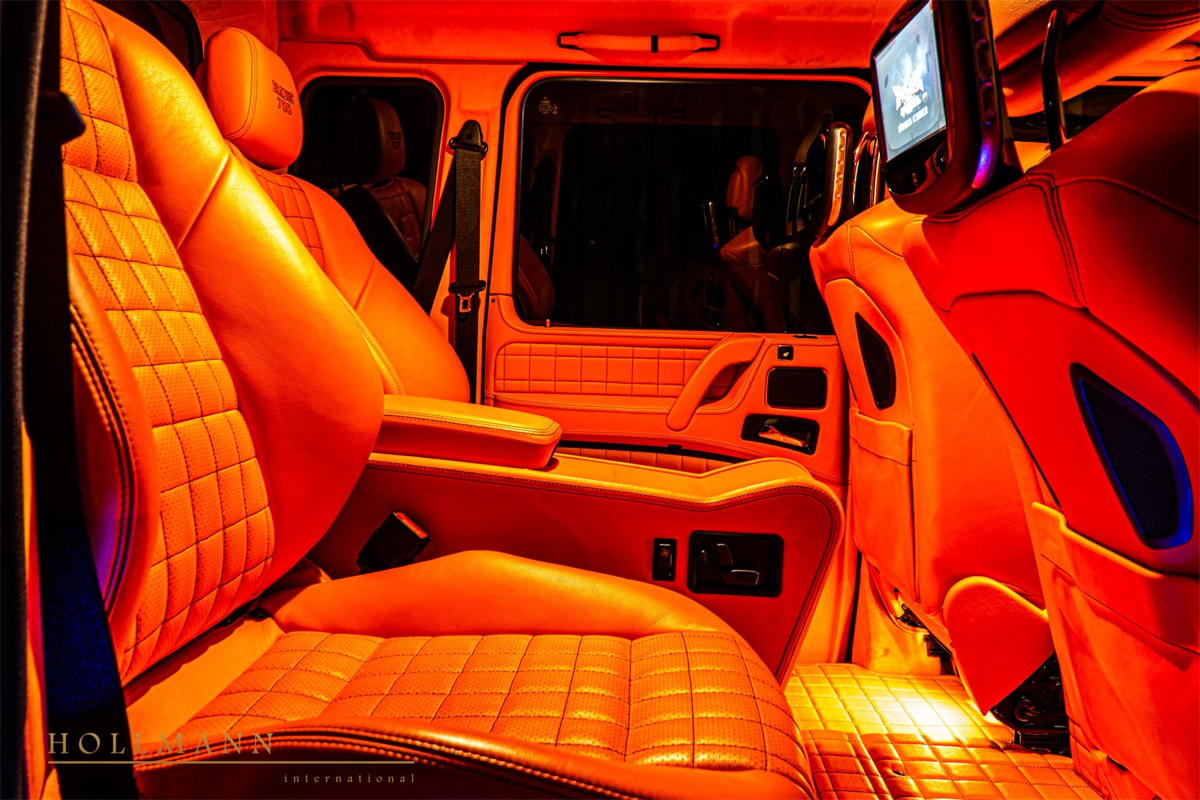 Hàng ghế sau Mercedes AMG G63 6x6