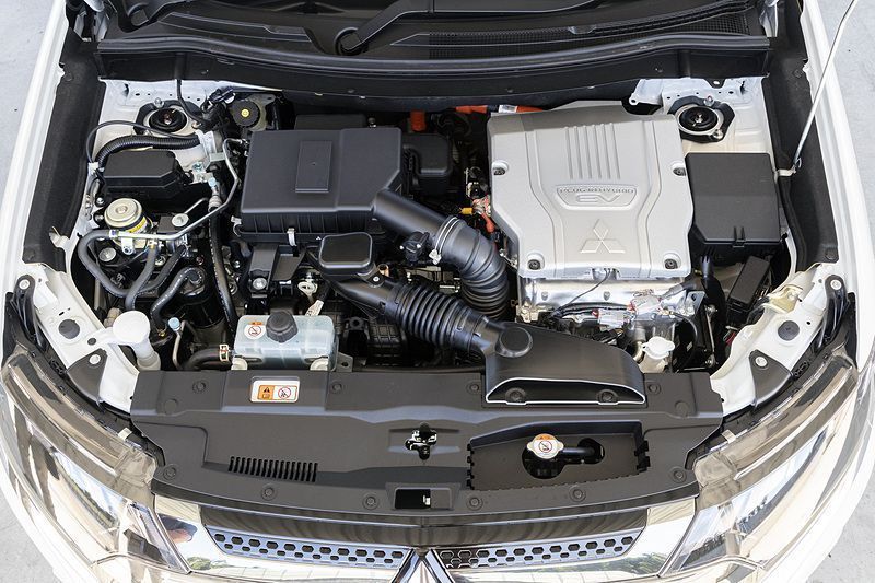 Động cơ Mitsubishi Outlander PHEV 2020