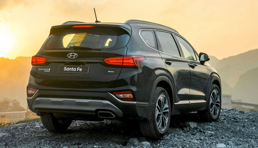 Đuôi xe Hyundai Santa Fe