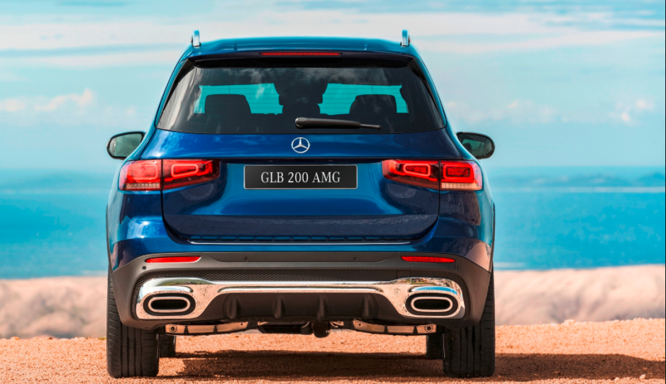 Đuôi xe Mercedes GLB 200 AMG