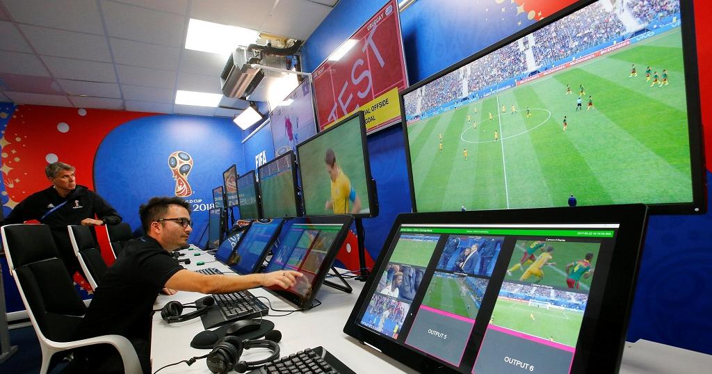 VAR, công nghệ VAR, Premier League, Champions league, ngoại hạng anh, M.U, Man city, Chelsea, Liverpool, Arsenal, Tottenham
