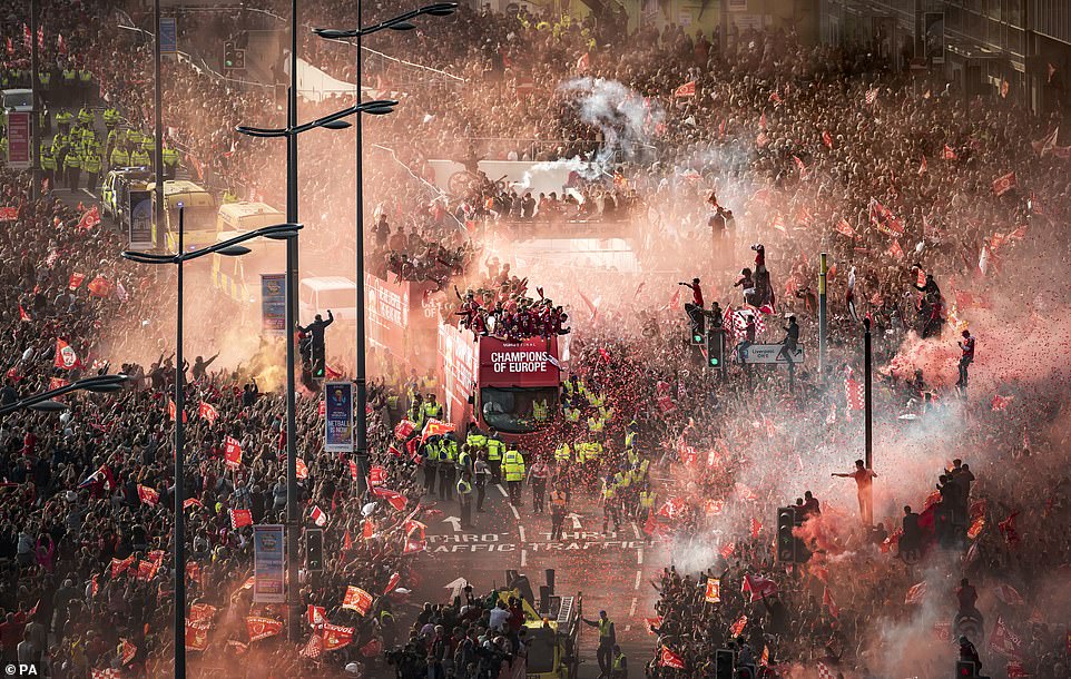 Liverpool, chung kết c1, chung kết champions league, champions league, lễ rước cúp, liverpool 2-0 tottenham