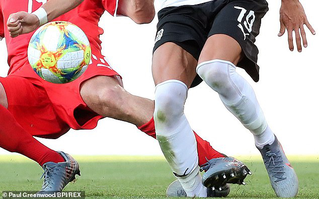 u21 châu âu, EURO u2, serbia vs áo, đức vs đan mạch, chấn thương kinh hoàng, chấn thương tại euro u21, sao trẻ chấn thương
