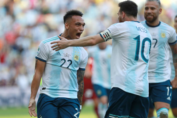 Argentina đã có được trận thắng dễ dàng hơn so với tưởng tượng trước Venezuela. Họ trở thành đội bóng thứ hai ghi tên mình vào bán kết.  