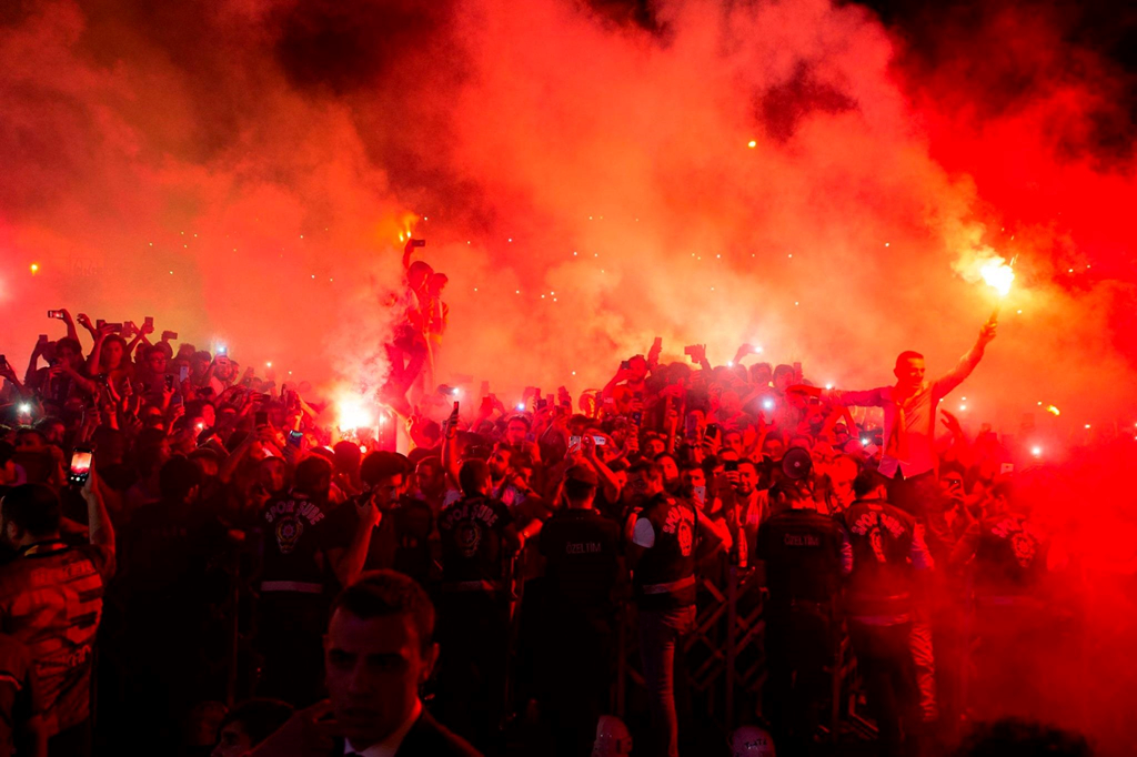 cựu sao mu, chuyển nhượng, ngày cuối chuyển nhượng, gatalasaray, falcao, monaco, mu, real, barca, champions league