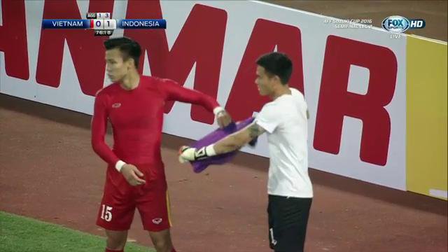 Việt Nam, Quế Ngọc Hải, thủ môn bất đắc dĩ, Pele, vòng loại World Cup, Việt Nam vs Indonesia