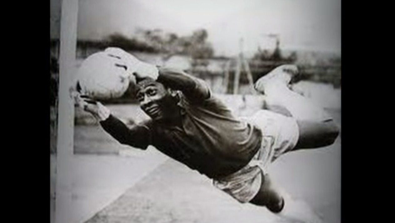 Việt Nam, Quế Ngọc Hải, thủ môn bất đắc dĩ, Pele, vòng loại World Cup, Việt Nam vs Indonesia