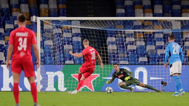 Haaland, mục tiêu MU, học trò cũ Solskjaer, kết quả Napoli vs Salzburg, Liverpool vs Genk, Champions League