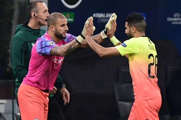Walker, walker bắt gôn, Walker làm thủ môn, thủ môn bất đắc dĩ, thủ môn Man City, Atalanta vs Man City 