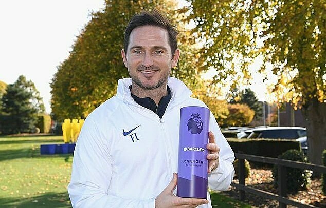 Đánh bại Klopp, Lampard giành danh hiệu đầu tiên tại Ngoại hạng Anh