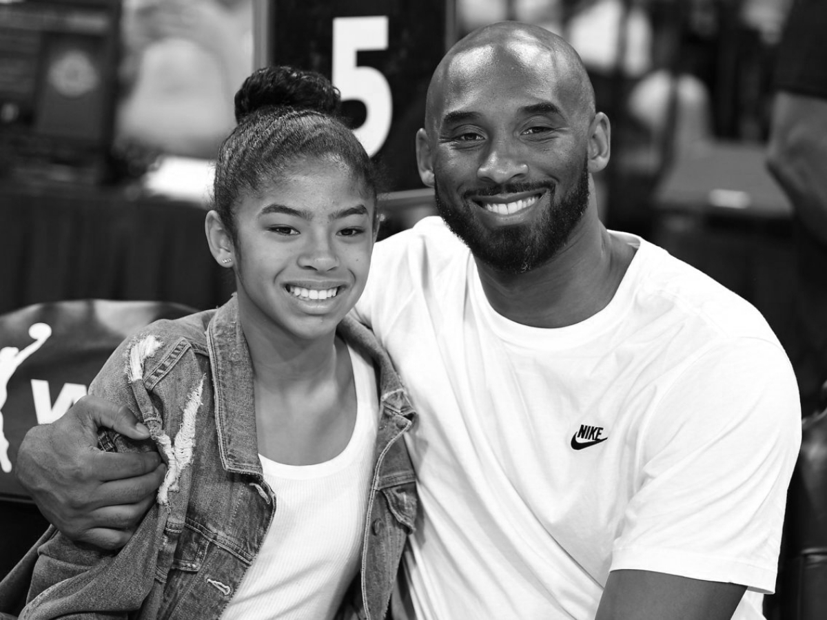 Được biết, chiếc trực thăng riêng Sikorsky S-76 này thường xuyên được cựu ngôi sao LA Lakers sử dụng để đi du lịch.