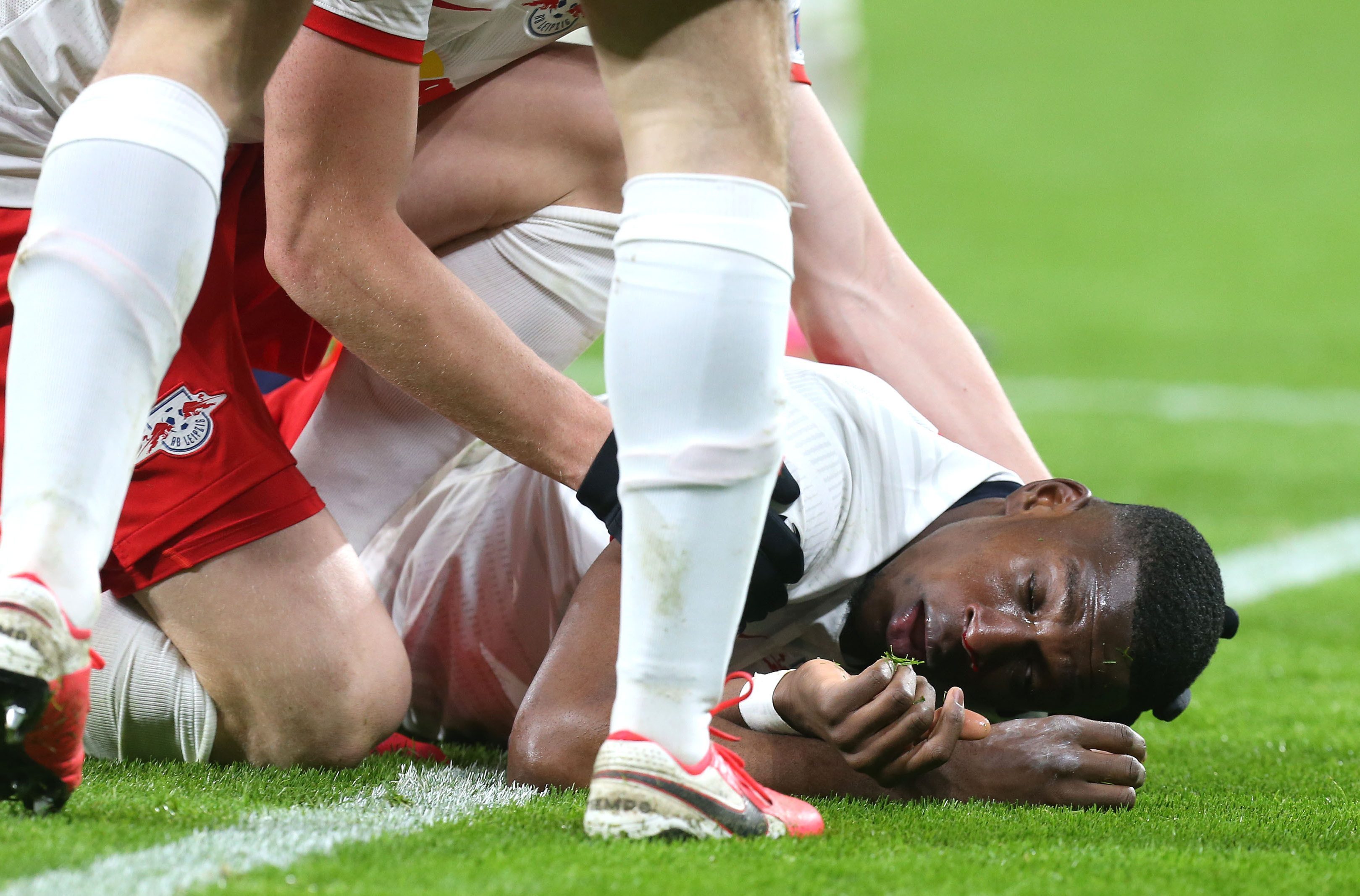 champions league, cầu thủ nuốt lưỡi, leipzig vs tottenham
