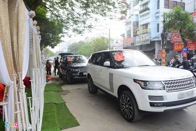 Những chiếc Range Rover cũng xuất hiện trong đoàn nhà trai