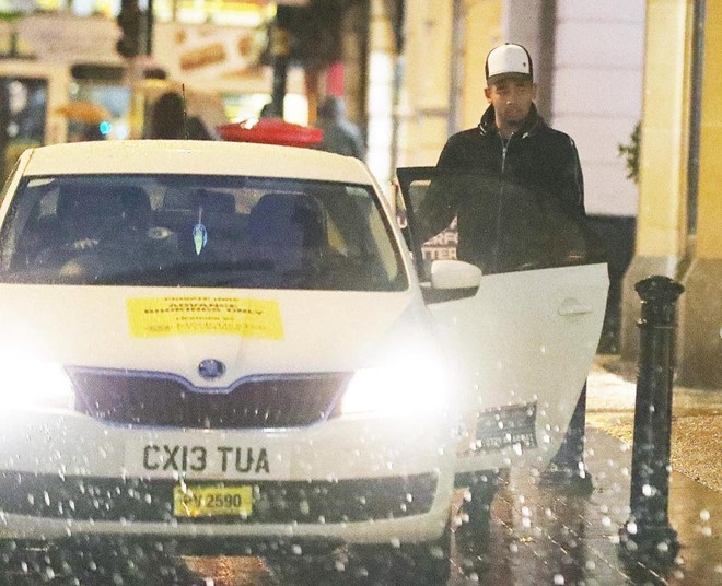 Jesus gọi Uber để đi 600m
